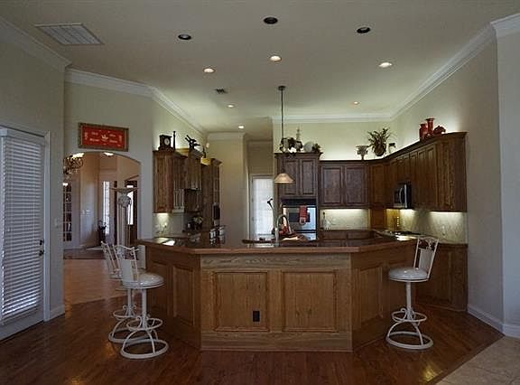 5th image of 917 Shady Vale Dr