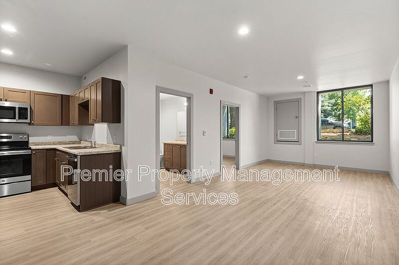 1st image of 1127 Alderson Ave #109