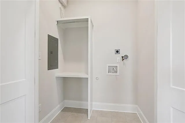 9215 S Claiborne Ave — Photo 10