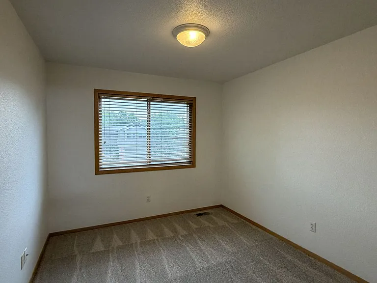 1551 Ambrosia Ct — Photo 16
