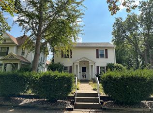 206 W Montgomery St, Knoxville, IA 50138