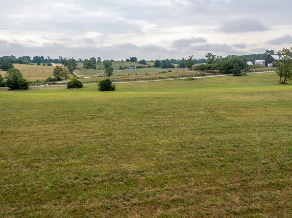 6533 McCowans Ferry Rd, Versailles, KY 40383