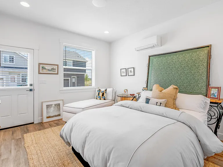 3598 NE Jacob St — Photo 12