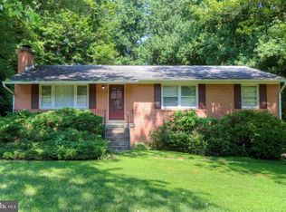 3706 Woodburn Rd, Annandale, VA 22003