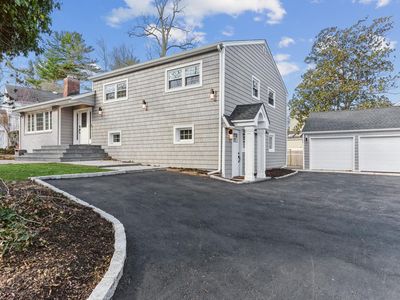 11 N Plandome Rd, Port Washington, NY, 11050