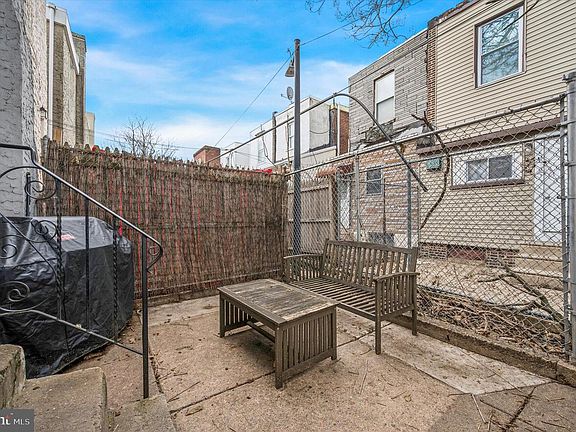 4th image of 3152 Agate St