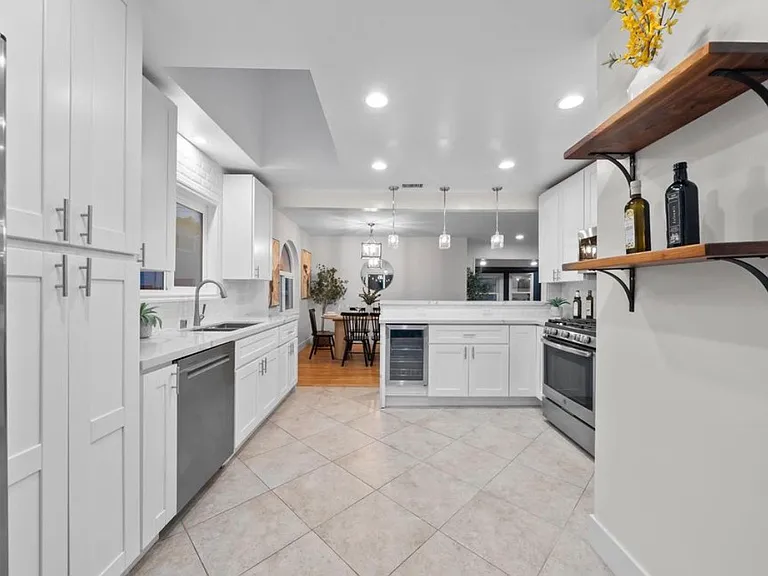 1728 Friedrick Dr — Photo 8