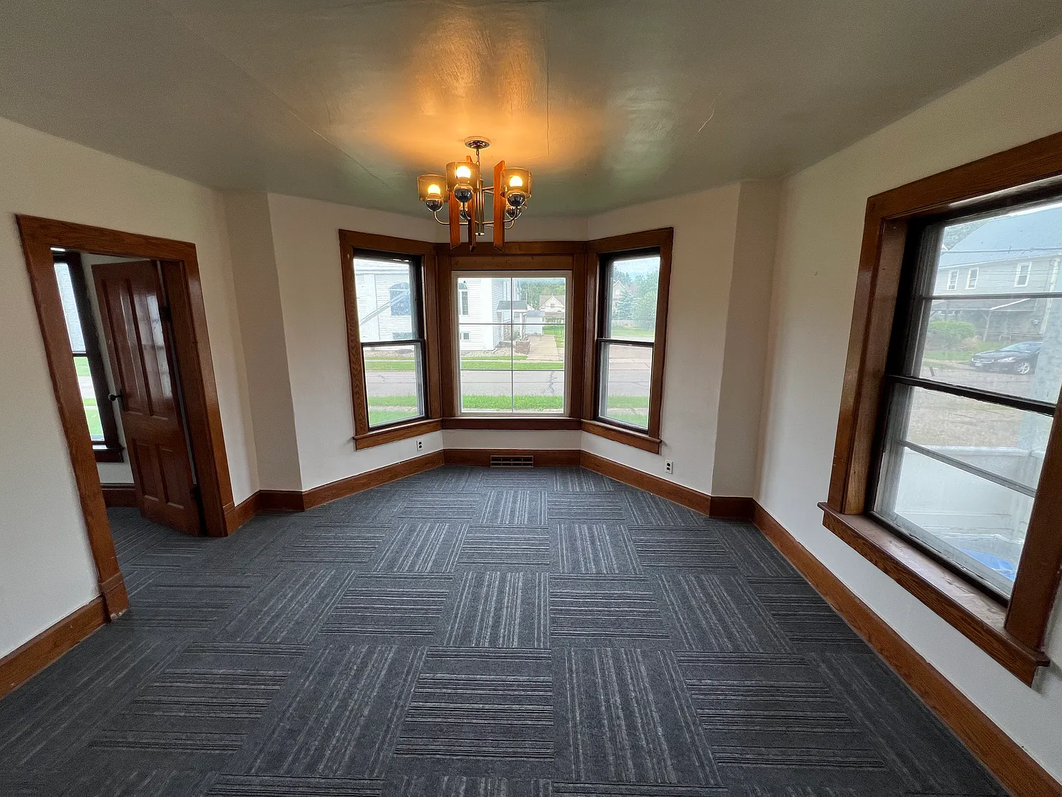4 bed, 1400 sqft, $1,300 — Photo 4