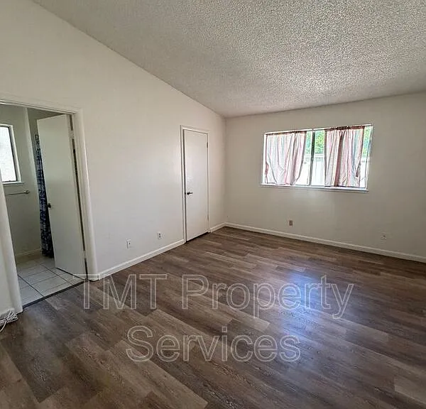 7847 Orchard Woods Cir — Photo 17