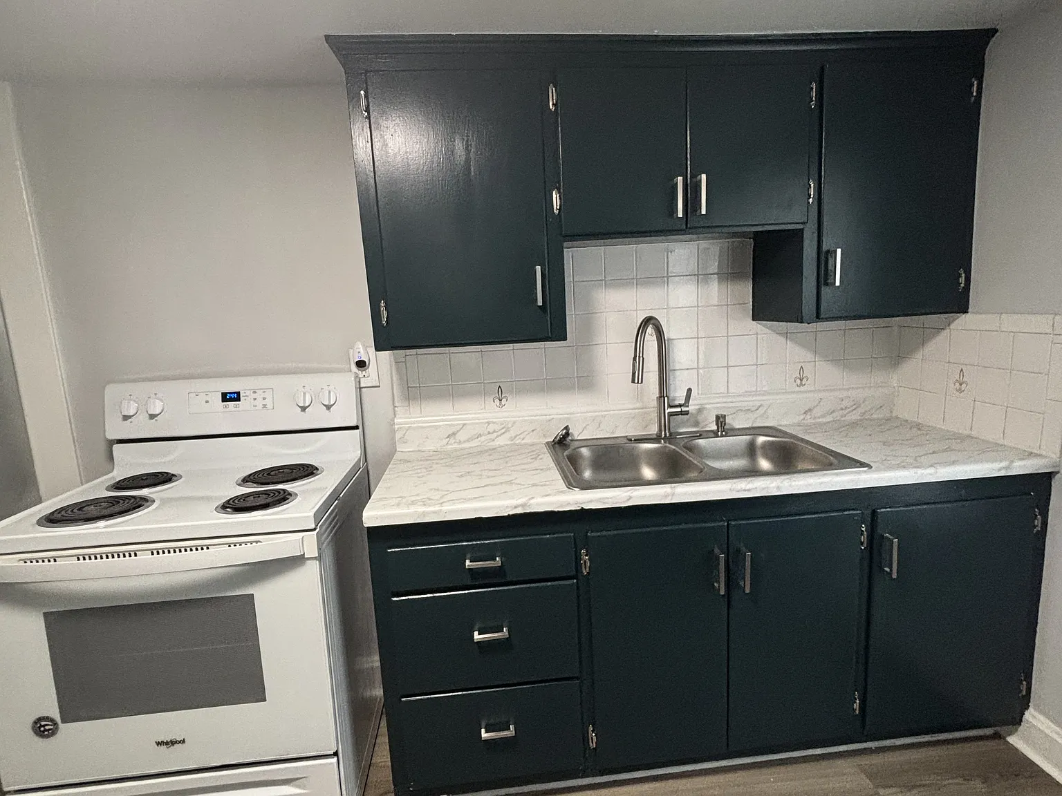 1214 W Waldo Ave — Photo 2