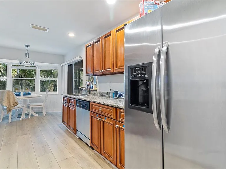 5776 Augusta Cir — Photo 10