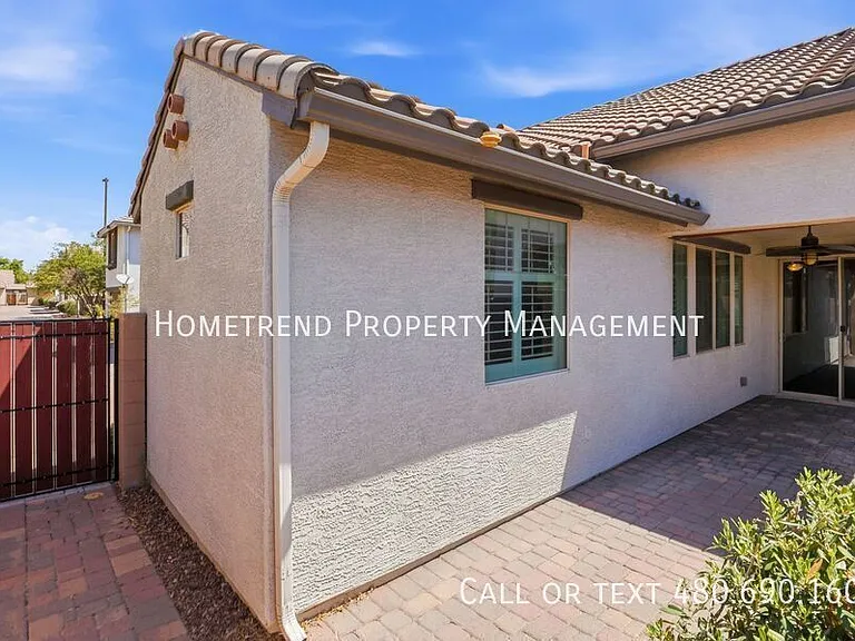 2535 E Vermont Dr — Photo 5