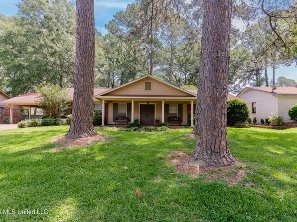 715 Tanglewood Dr, Clinton, MS 39056