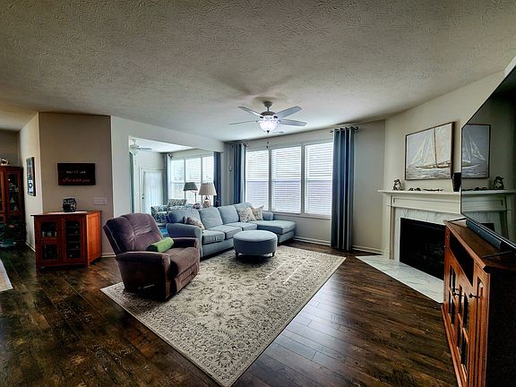 4th image of 4924 Lilium Dr