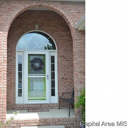3rd image of 905 River Birch Ct