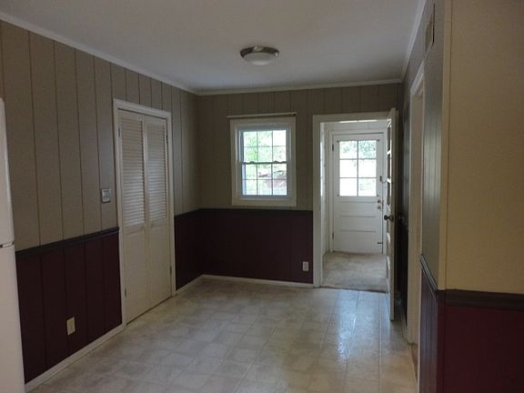 5th image of 1304 Wilford St