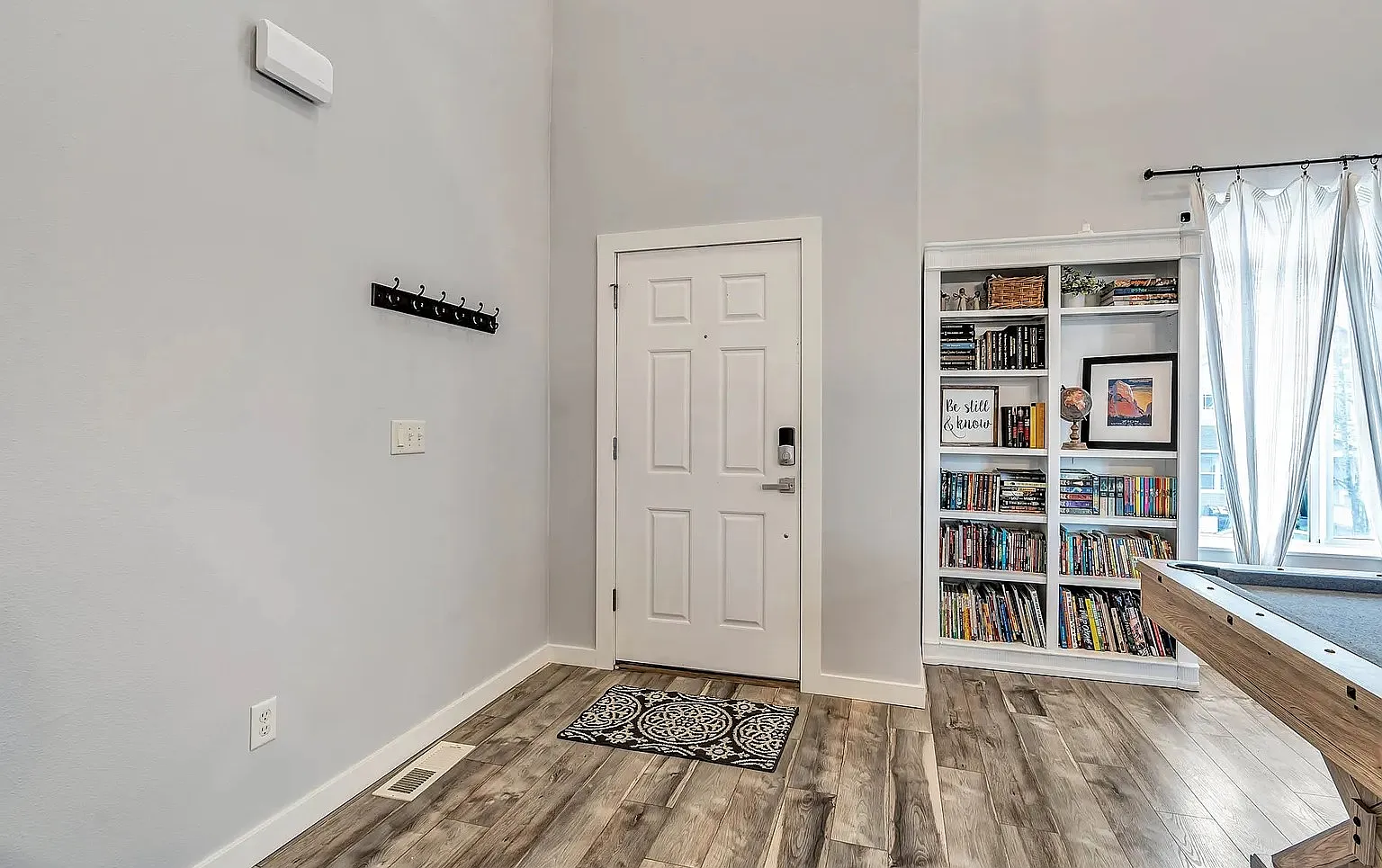 4 bed, 2991 sqft, $3,595 — Photo 2