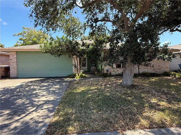 1810 Silver Sands Dr, Corpus Christi, TX 78412