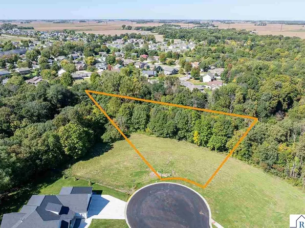 34 S Pointe Ct, Mankato, MN 56003