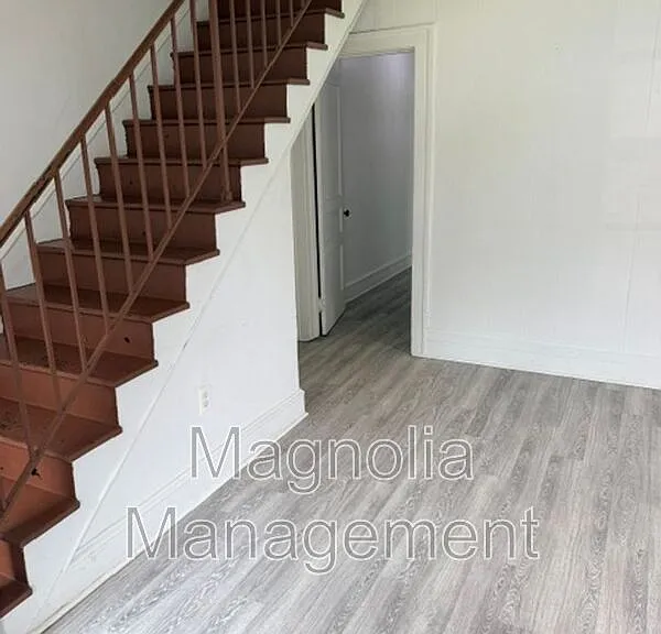 1440 Perry Ave — Photo 2