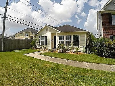 No front/Side Neighbors