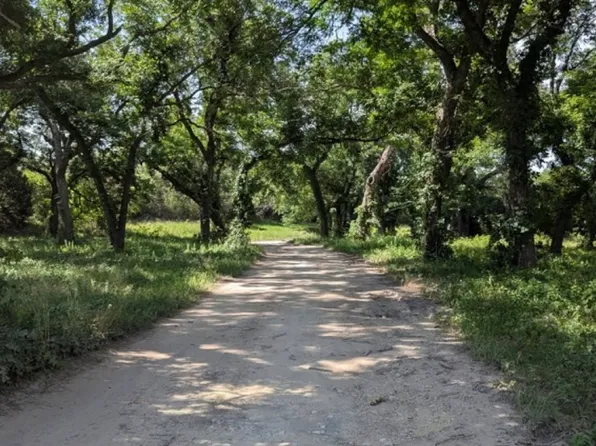 4674 Azle Hwy, Weatherford, TX 76085