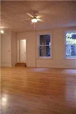 Rented by R New York | media 32