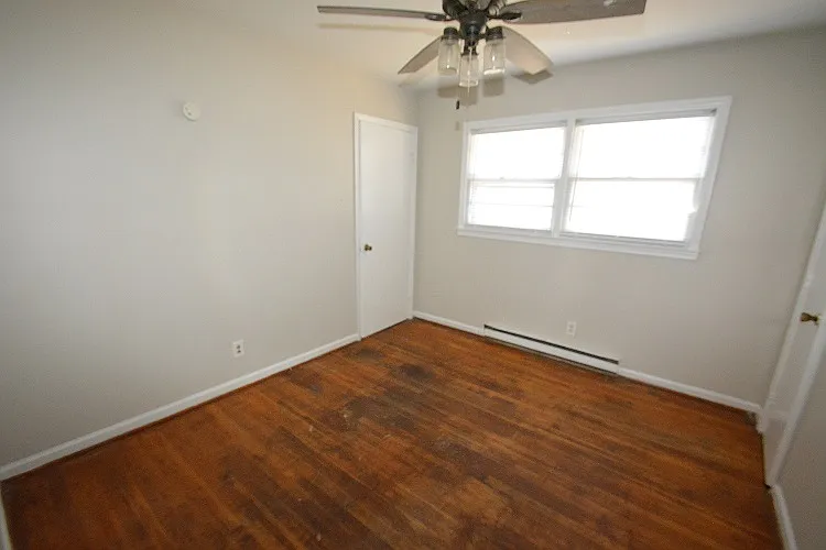 3 bed, 952 sqft, $1,095 — Photo 4