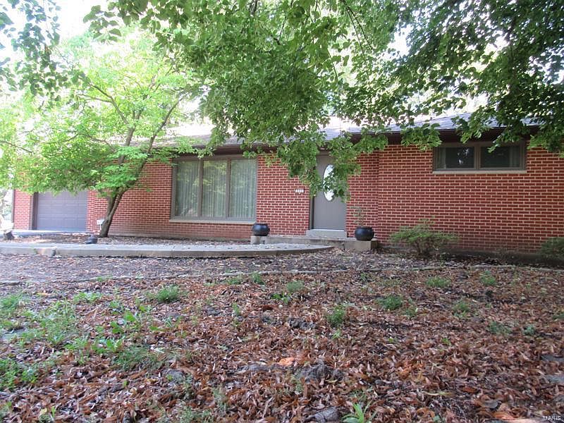 1st image of 205 Ross Ln
