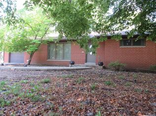 205 Ross Ln, Belleville, IL 62220