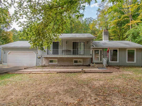 320 Hanna Dr, Tallmadge, OH 44278
