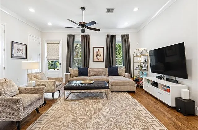 540 S Hennessey St — Photo 4