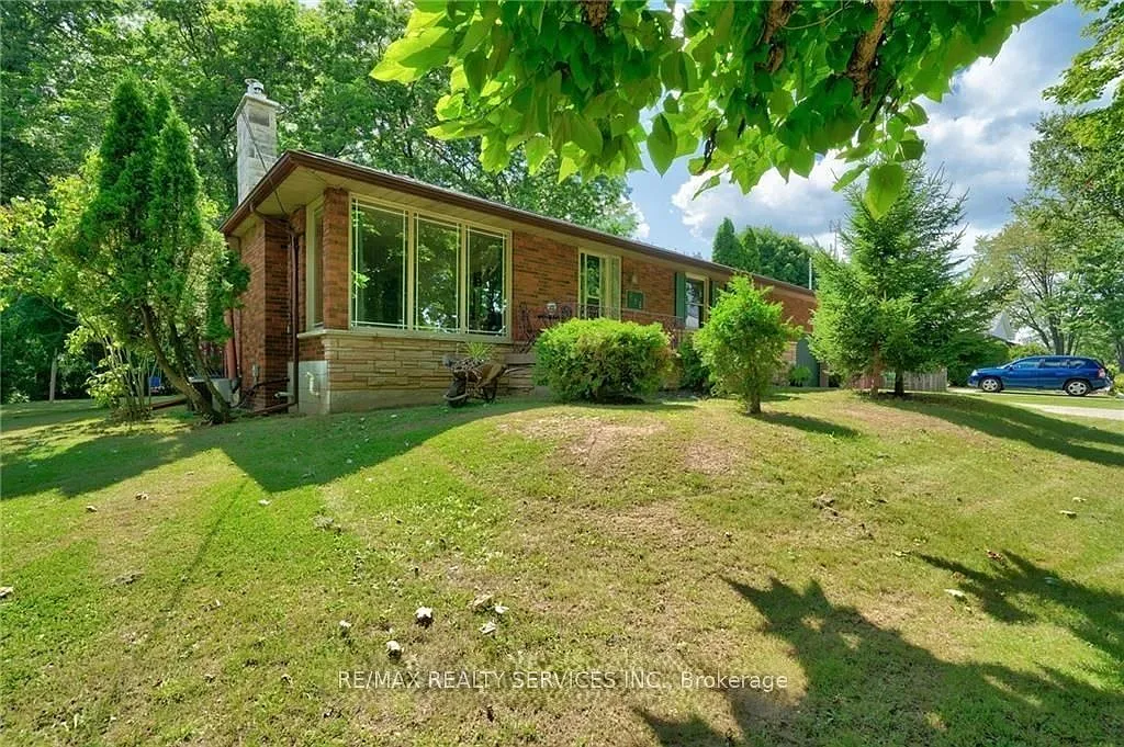 3 bed, $2,500 — Photo 2