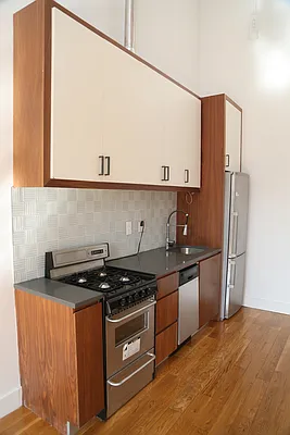 Rented by EXR | media 77