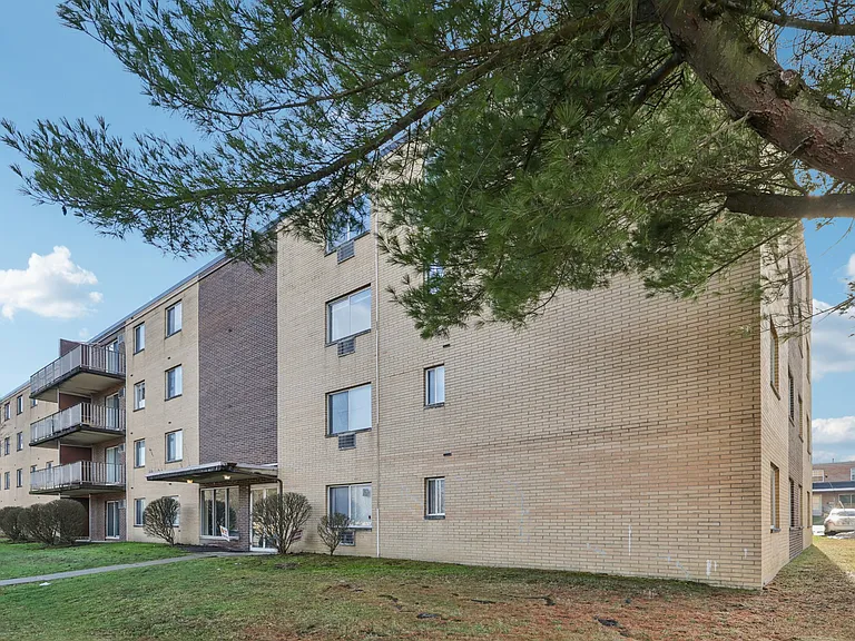 Seneca-Broadview Hills — Photo 55