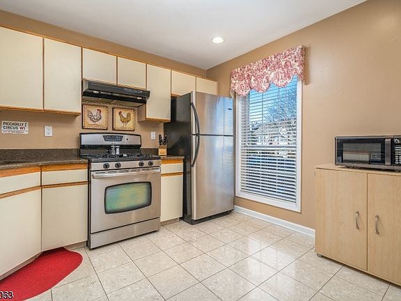 3rd image of 3705 Pinhorn Dr