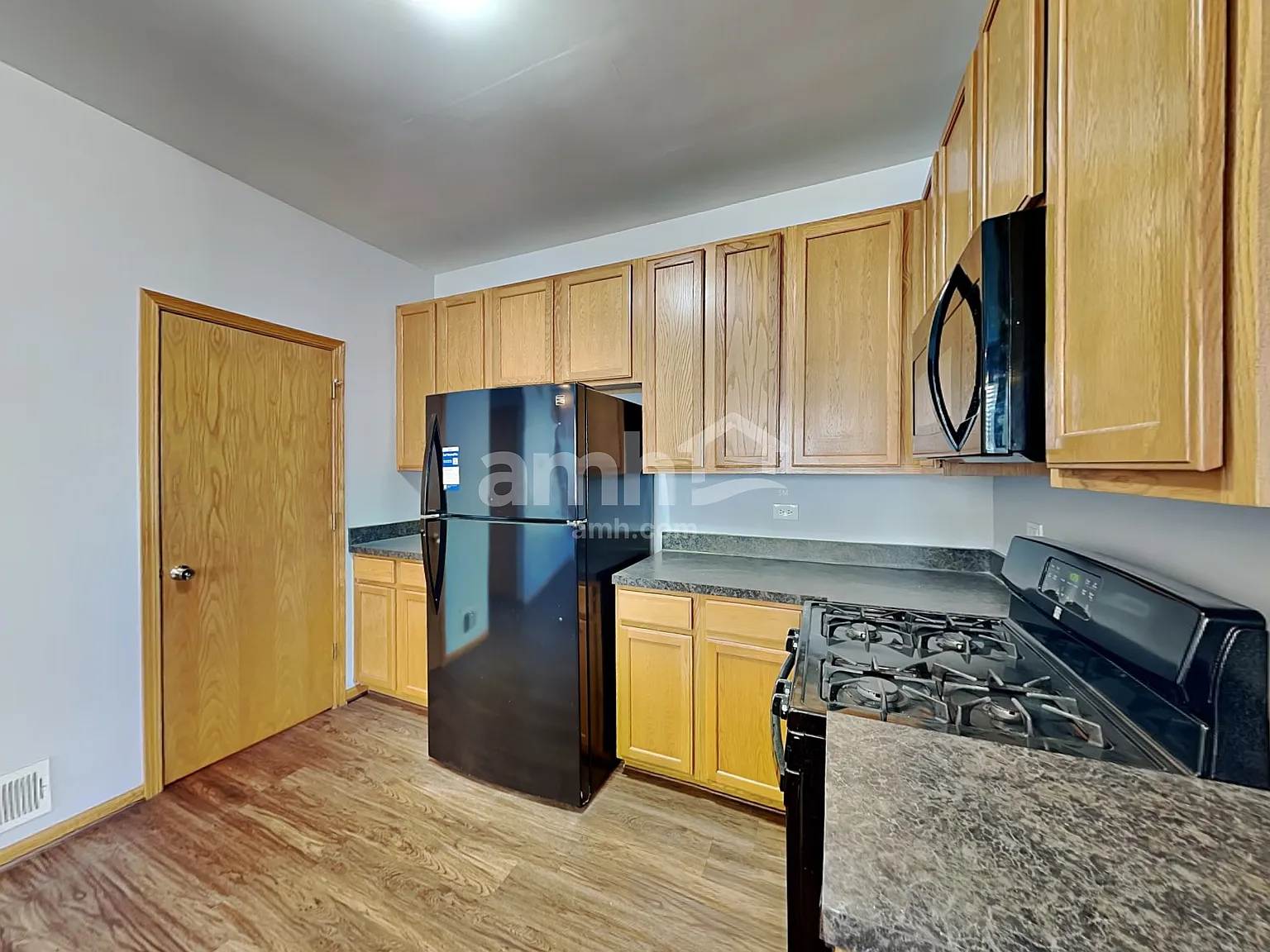 2 bed, 1.5 bath, 1613 sqft, $2,550 — Photo 3