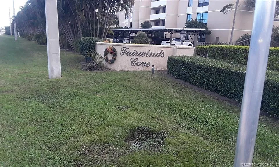 3392 NE Causeway Blvd #303