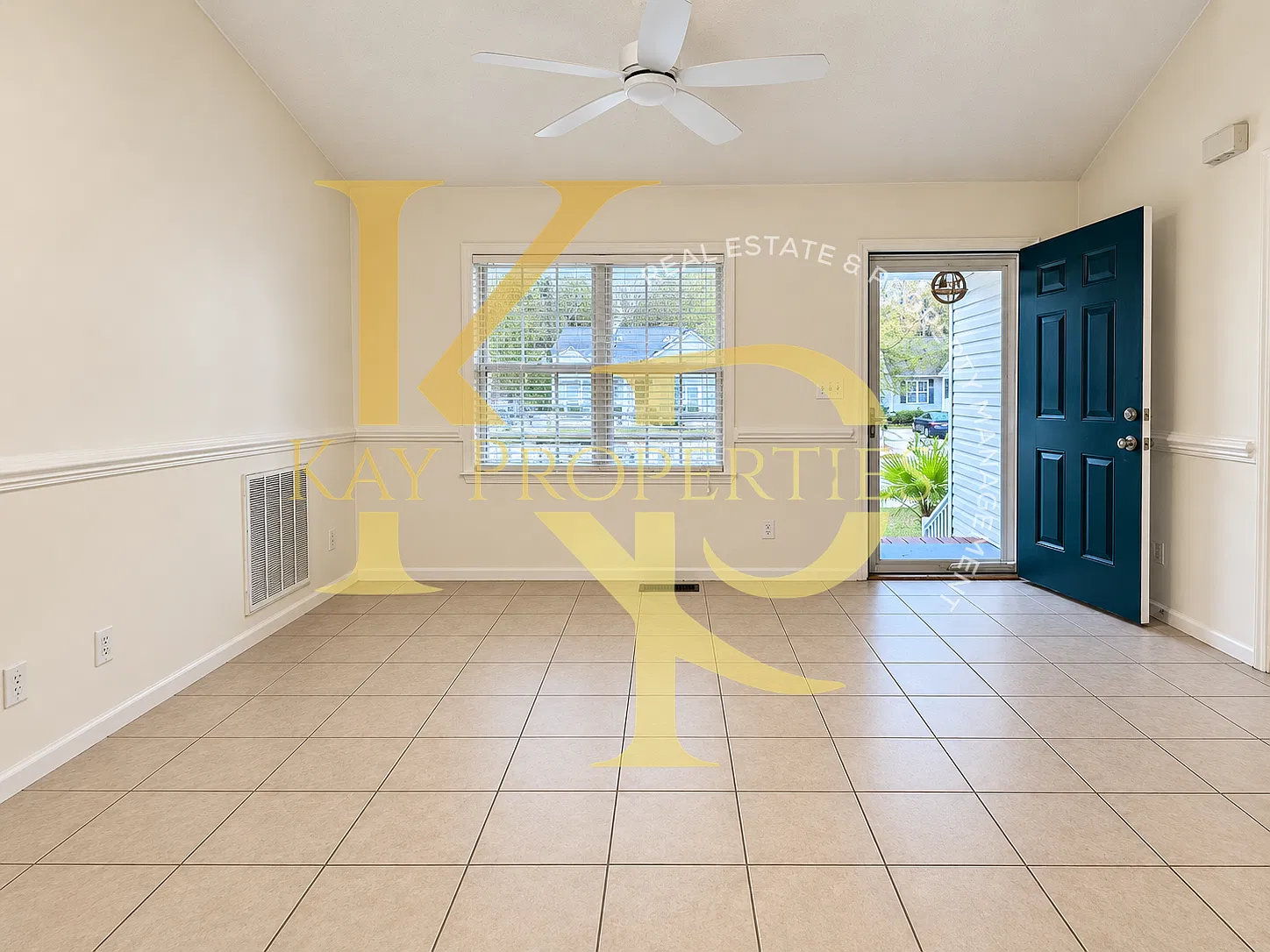 3 bed, 1388 sqft, $2,100 — Photo 2