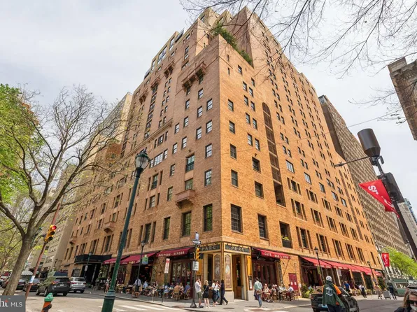 219-29 S 18th St #1422, Philadelphia, PA 19103