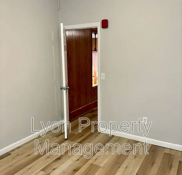 92-94 Anthony Ave #1F — Photo 10