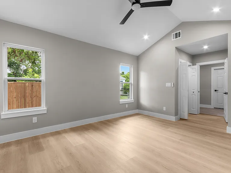 2649 Easter Ave — Photo 9