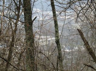 232 Crown Point Dr, Frankfort, KY 40601