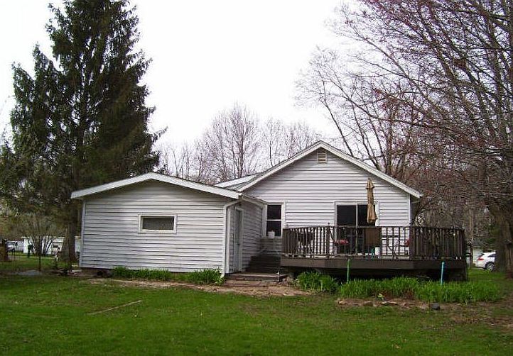 2nd image of 221 Chellis St