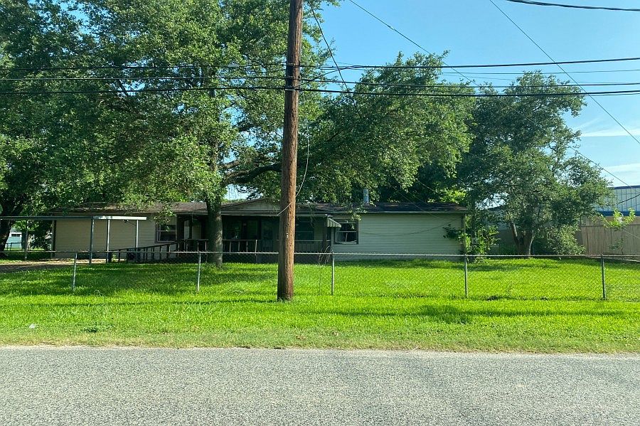1st image of 1223 Llano St
