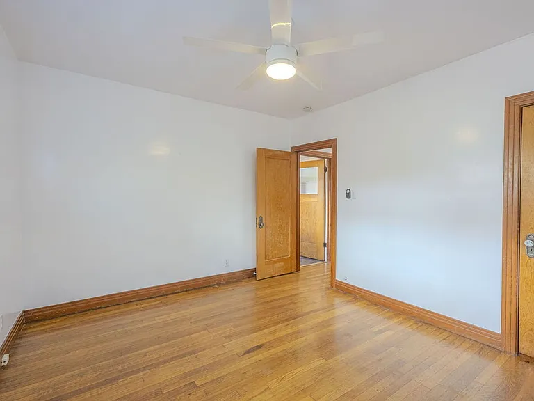 223 California Ave — Photo 10