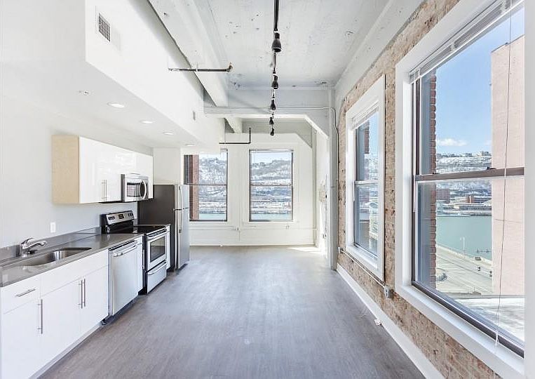 1st image of 436 1st Ave APT 604