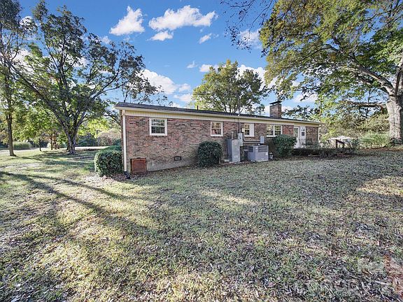 3rd image of 3987 Taxahaw Rd