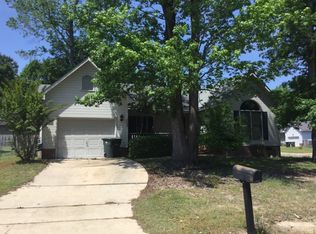 2889 Copenhagen Dr, Fayetteville, NC 28301