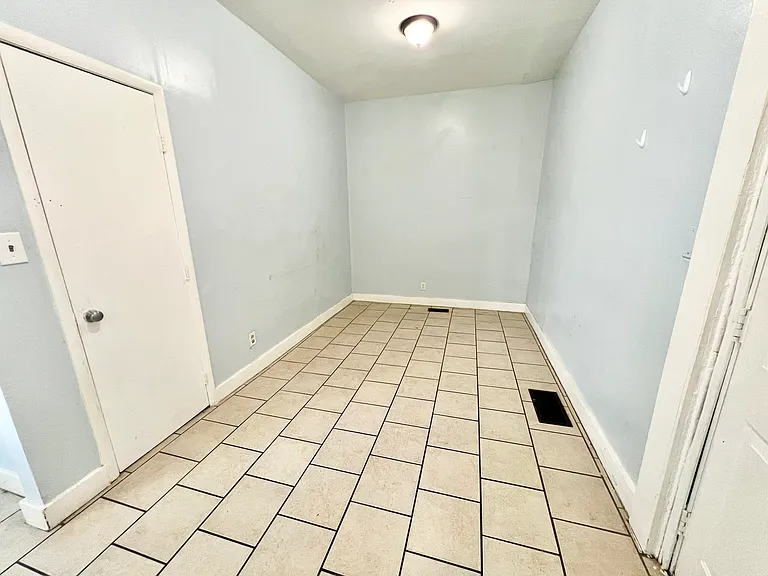 214 N 17th St #2 — Photo 5